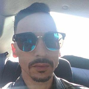 Meet your Posher, Emanuel